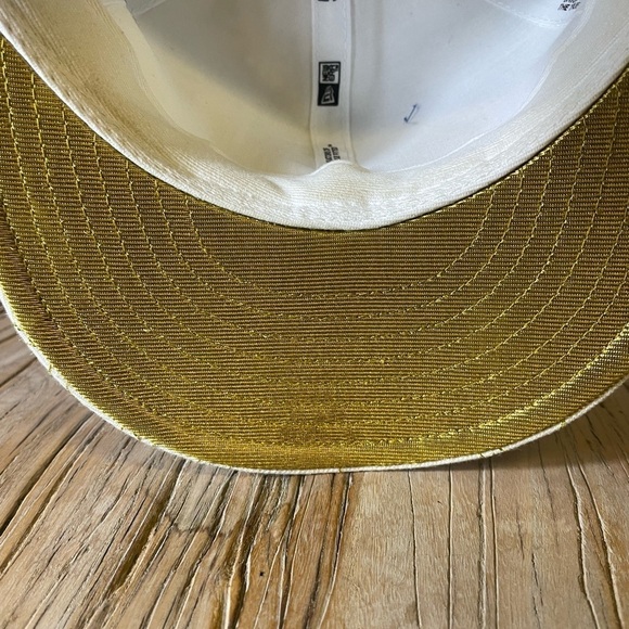 DC New Era 59fifty 7 3/8 hat white/gold - Picture 4 of 5